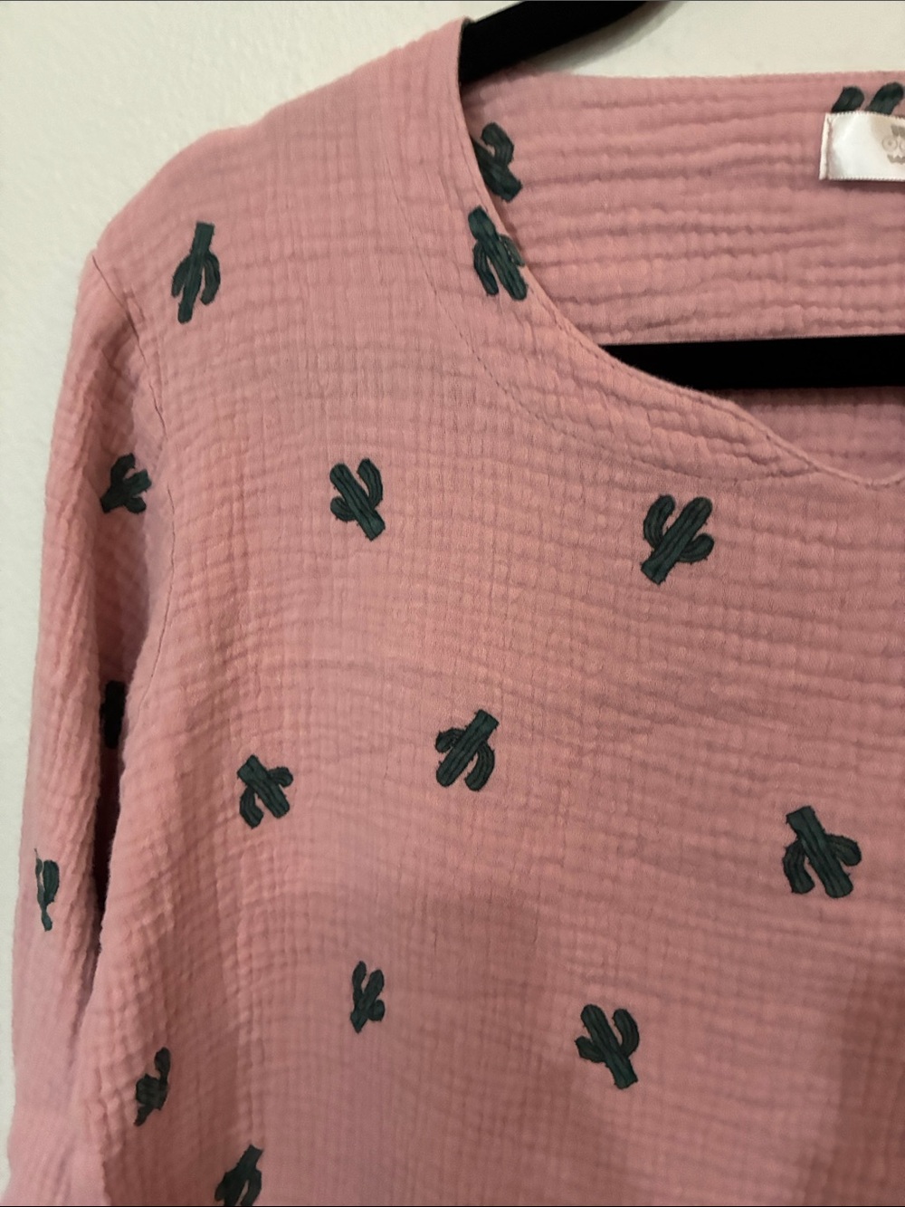 WORW Women’s Pink Cactus-Print Long Sleeve Pocket Tee Nightshirt - Picture 5 of 9
